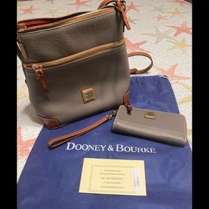 DOONEY & BOURKE PURSE & CLUTCH